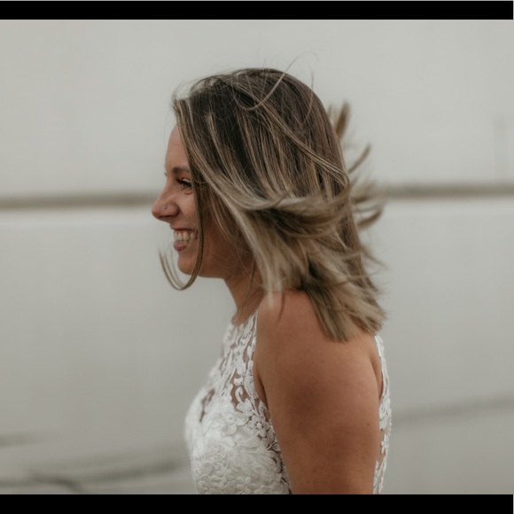 Brand new, size 8, ivory wedding dress. - Picture 4 of 7